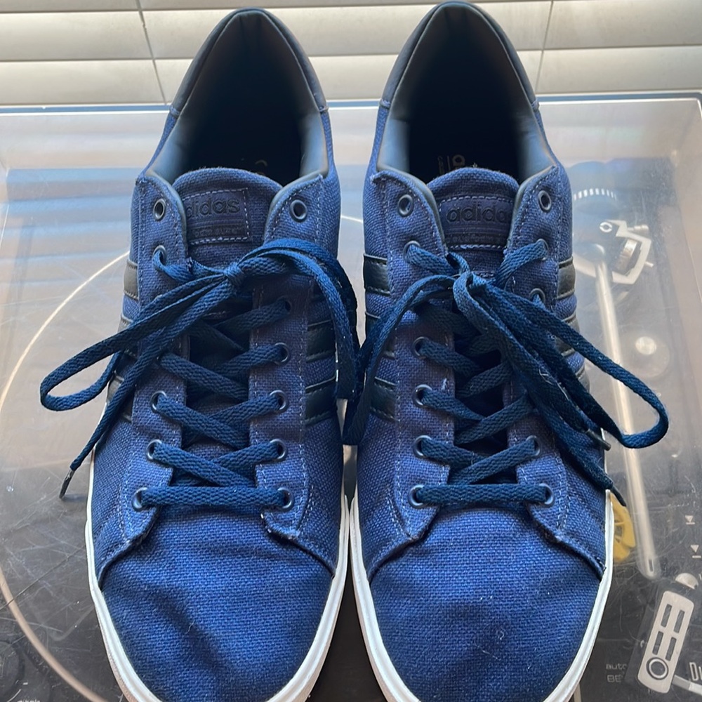 Adidas Mens Cloud foam tennis shoes